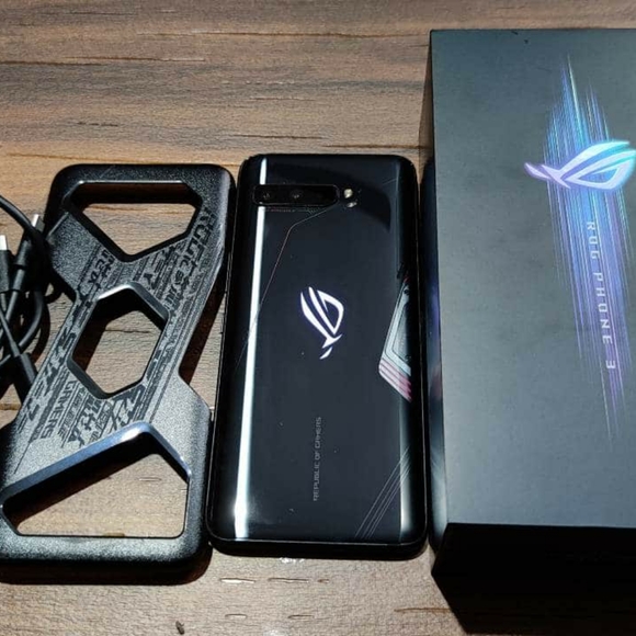 Asus ROG phone 3 - 128GB/8GB Unlocked - Picture 6 of 9